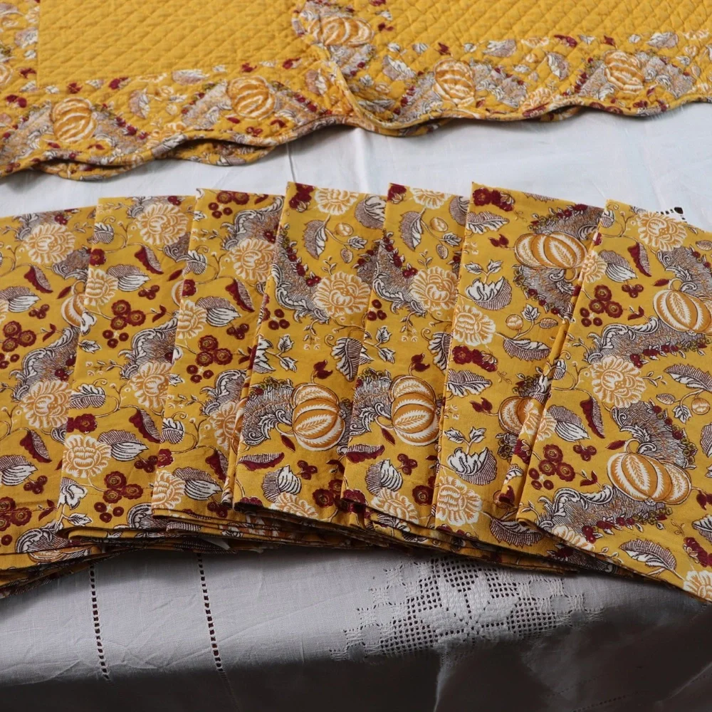 Williams Sonoma Paysanne Placemats, Napkins and Table Runner